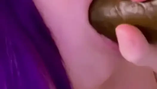 Beni bu büyük zenci yarağı dildosunu emerken izle ve çok özensiz ol
