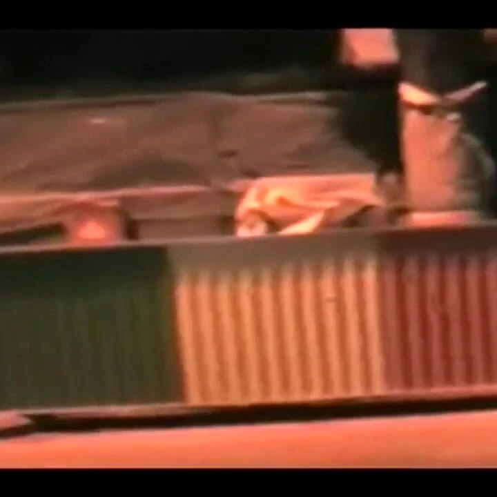 Geceleri sokakta sikiliyor!! İnanılmaz riskli exhib