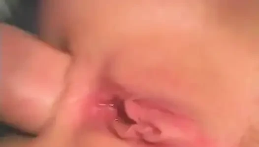 Mmw bu muhteşem küçük sarışın için çifte penetrasyon ve anal üçlü seks