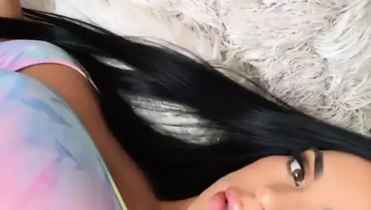 Büyük memeli yarı oyuncu pakistanlı sürtük büyük memeler