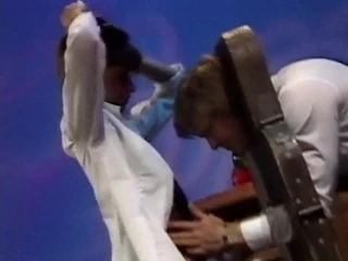 Çok fazla dokunma - striptiz dansı