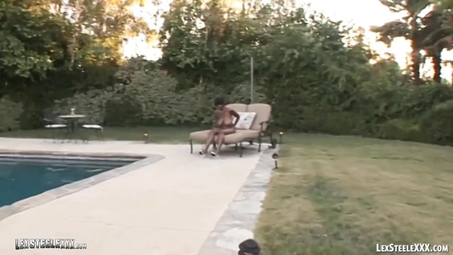 Büyük memeli Stacy Adams ve Lexington Steele ile açık havada seks