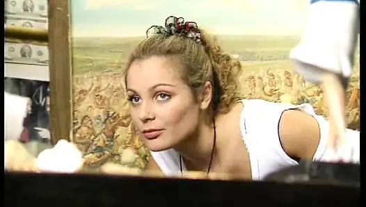 Halka açık Sokakta Tavlama - Büyük Memeli Kadın Büyük Yaraklı Adamdan Anal Seks Yapıyor