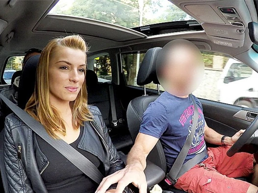 Hunt4k. kel adam gf'nin traş kurnazını sağlam bir miktar için sattı...