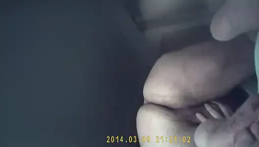 elle me caresse les bourses