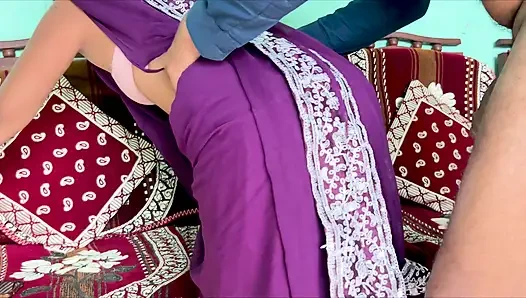 Hintli desi bahu yatak odasında sasur ile seks anlarının tadını çıkarıyor tam Hintçe ses