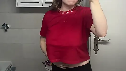 Göğüsler fazlasıyla şımartılmış ve yağlanmış