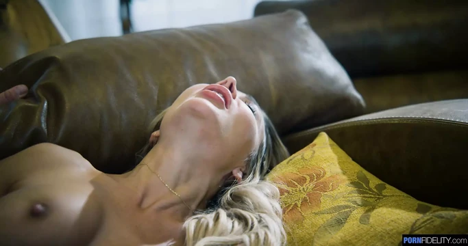 Идеальная украинская милфа Venera Maxima