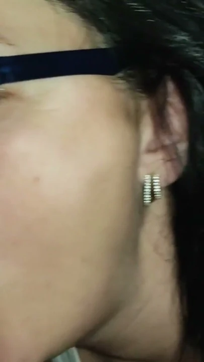 Gözlüklü Olgun MILF Ağzına Boşalana Kadar Sik Emiyor - Amatör Ateşli MILF Eş POV Blowjob | Bölüm 1