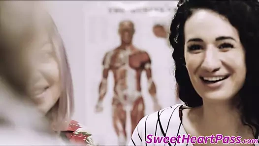 Arabelle raphael güçlü parmak önce oralled