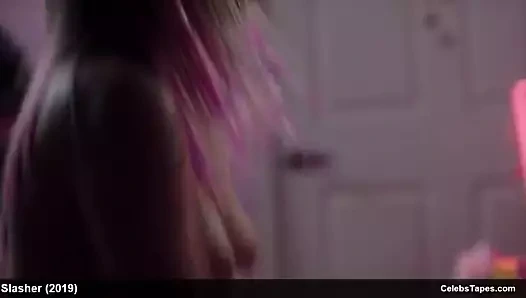 Genevieve çıplak ve vahşi seks aksiyon sahnelerini aşağılıyor