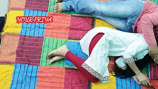 Ateşli genç üvey kız üvey erkek kardeşiyle ilk kez seks yapıyor amatör ev yapımı çift