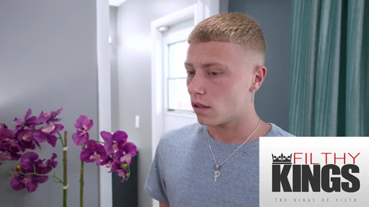 Üvey annem o kadar azdı ki onu sert sikmek zorunda kaldım