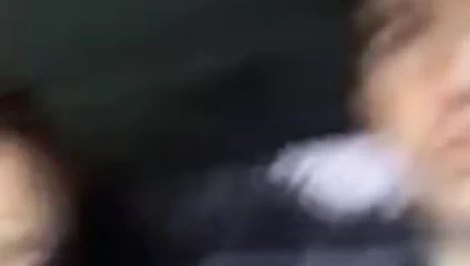 Oral seks sürüş sırasında