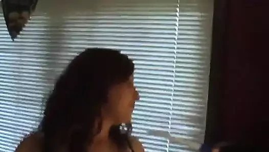 Bu kızıl saçlı genç kızın seksi kıyafeti