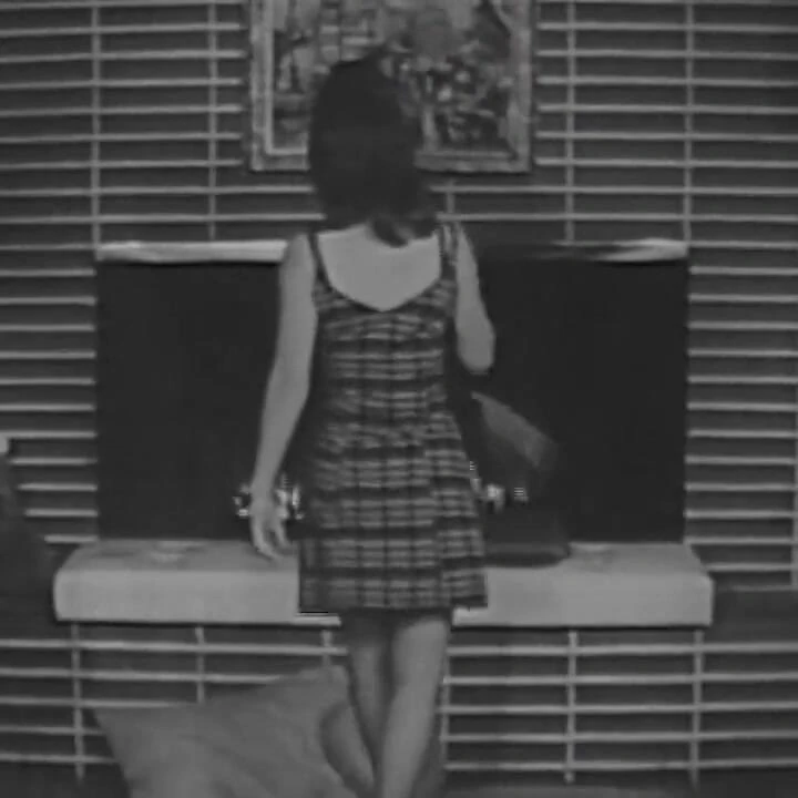 Klasik esmer striptizci dans