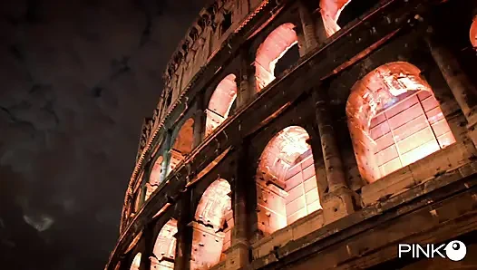 Muhteşem ve seksi sarışın Cherry Kiss götten seviyor