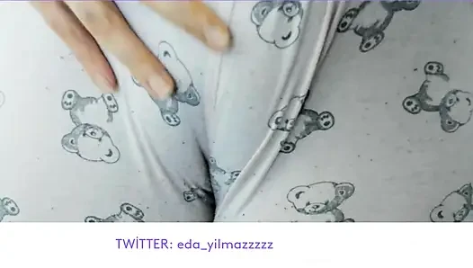 CAMELTOE- SWOLLEN PUSSY- MASTURBATE WITH PAJAMAS