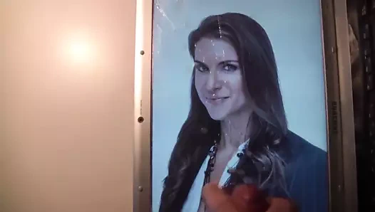 Stephanie Mcmahon'a boşalıyor