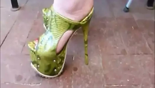 Sürtük evli kadınların topukları