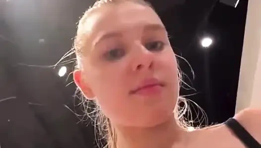 Jucielussie herkesin içinde aşırı sikişiyor