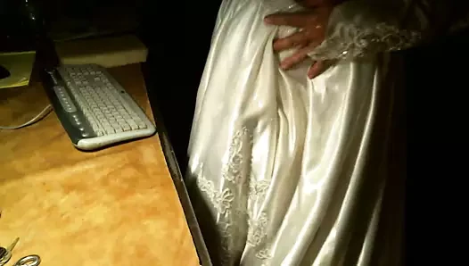 Güzel gelinlik