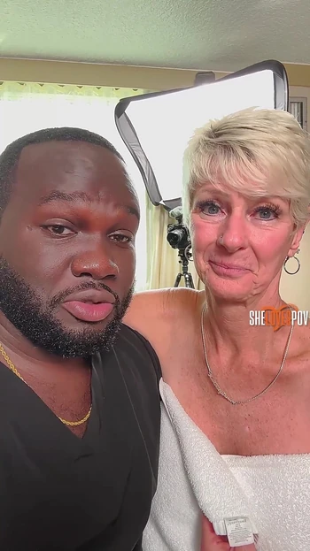 Семпай Медиа за кулисами!! Foxxxy Darlin Приходит мимо для массажа!!