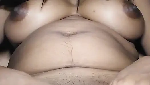 Poonam'ın dildo ile amcık suyu