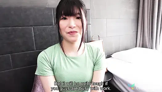 Kaho Hamazaki bir öğleden sonra çıplak oynamak isteyen sevimli ofis kızımız