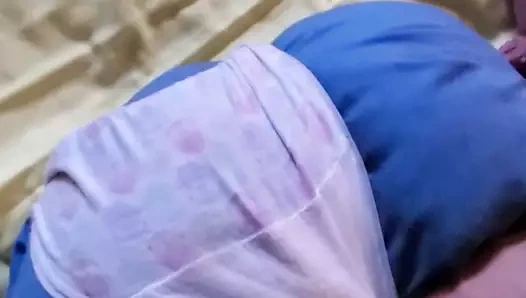 Sikme adım anneler külot hızlı iken o diğer odadayken