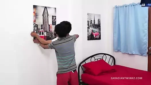 Asya çocuklar argie ve benjamin barebacking