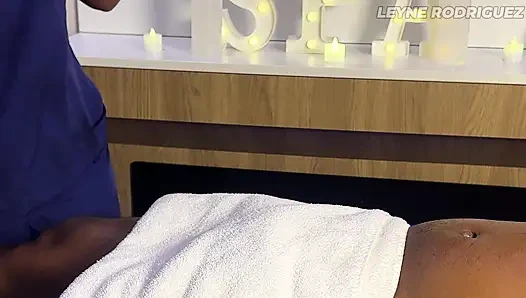 Leyne Rodriguez: samimi yağlanmış masaj seansı vahşi bir mutlu sona yol açıyor