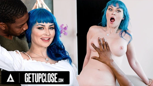 Yakın çekim - muhteşem jewelz blu tıraşlı sıkı amcığının derinliklerinde canavar yarağını hissetmek istiyor