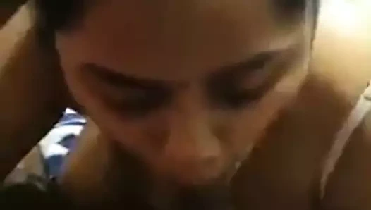 yeni evli hint karısı seviyor emme ve boğulma