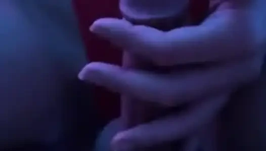 işten eve döner dönmez penisimle ilgilenmesini istiyorum