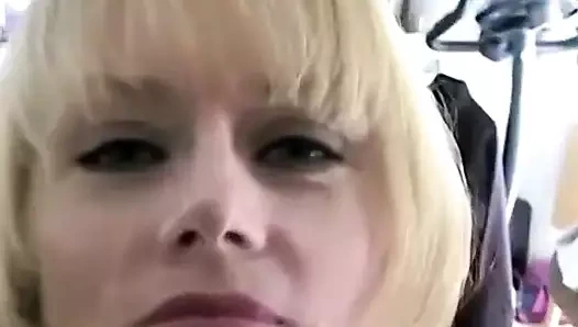 Melanie Skyy Mike'tan iyi sikişiyor