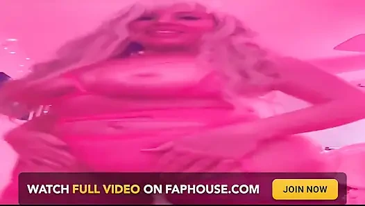 Üvey annenin büyük götünü geri almak istediğini biliyorsun.. Kimseye söylemem. Sırları sever misin?