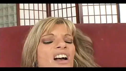 Martha teyze şimdi lezbiyen videoları çekiyor