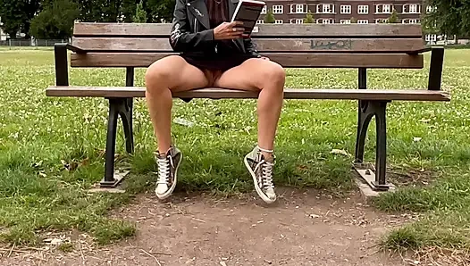 Anlamsız yürüyüş - çiş ile