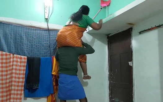 Üvey annem domaltarak seks yapıyor ve spermimi içine enjekte etti