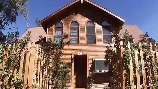 Sammie Rhodes, Mikayla Mendez, Riley Evans lezbiyen üçlü seks yapıyor