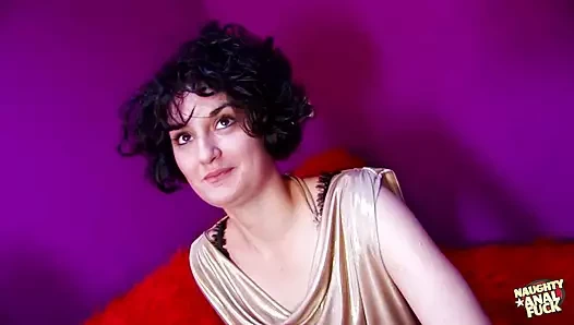 Deneyimli bir adam bu kaltağın güzel yüzüne boşalırken son derece yüksek ses yapmaya başladı