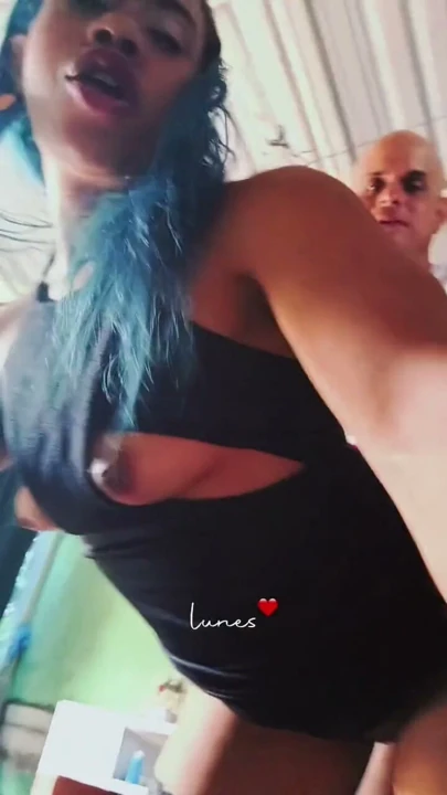 Seksi kız güzel çoraplar siyah ve elbise azgın amı fışkırtıyor sikimi sik sik bütün sütü iç tatlım | Klip 1