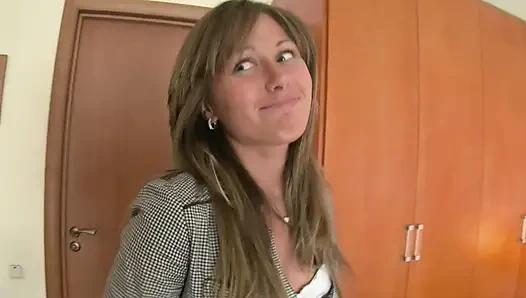 Genç, Rus, güzel, orgazm olmaya kadar sert vurulmuş