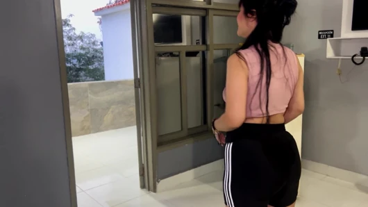 18-year-old white girl with a big ass gets fucked by her trainer while my cuckold husband is away.close up - hd porn - latina.