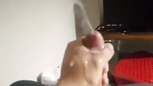 Büyük cumshot itibaren mastürbasyon kapalı süre izlerken porno