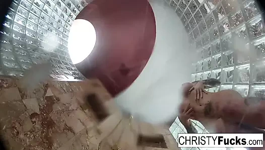 Bts'i christy ve yıldız çiçeği ile duşta eğlendirin