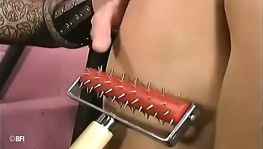 Suffering Series 093 - bağlı itaatkar işkence ediliyor ve ağdayla kaplanıyor