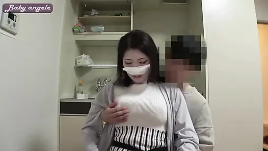 Zarif ve sessiz eş. F-cup sarkık göğsü ve beklenmedik şekilde duyusal dil kışkırtması - bölüm 1