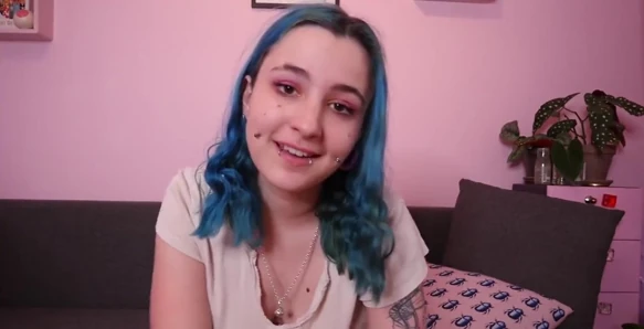 Tw ayak fetişi // aşağılama // hakimiyet // tatlı ayaklarımı seven onlyfans'ıma kötü olmadığını biliyorum... İşte burada
